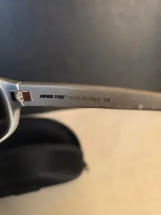 Gafas de sol Emporio Sport con funda