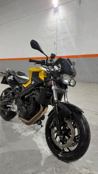 BMW F800R Negra y Amarilla