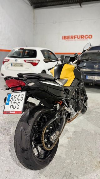 BMW F800R Negra y Amarilla