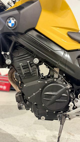 BMW F800R Negra y Amarilla