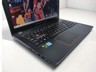 Portátil Gaming Asus ROG Strix GL553V