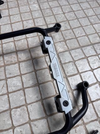 Suportes Laterais Yamaha Ténéré 700 Originais