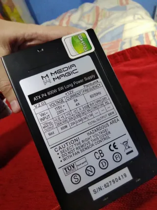 Fuente Alimentación Gaming Negra