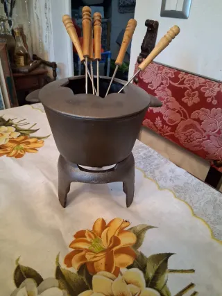 Fornellino da fonduta in metallo e legno
