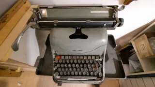 Máquina de escribir Olivetti Lexicon 80