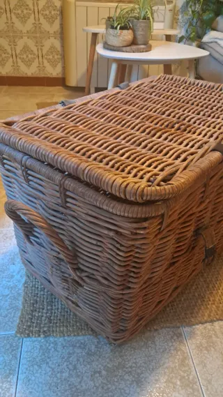 Baúl de mimbre grande