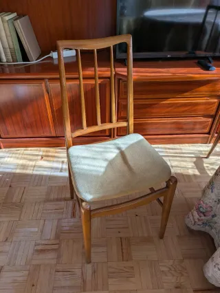 Conjunto mesa redonda y 4 sillas