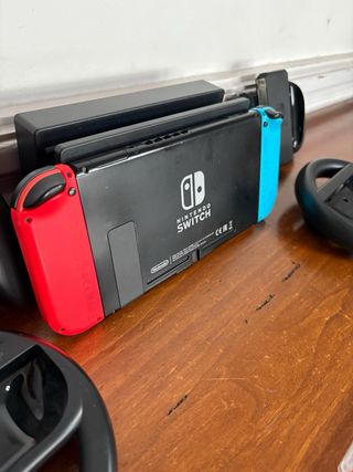 Nintendo Switch + 5 Juegos