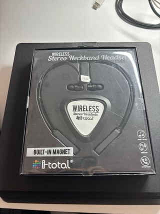 PS4 (PlayStation 4) Negra + Mando y Auriculares