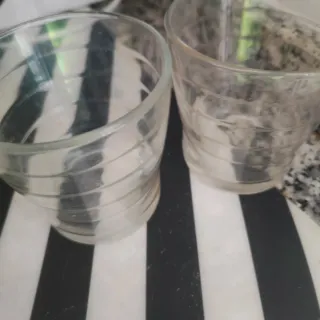 Vasos de vidrio transparentes