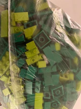 Lotti di pezzi LEGO per colore, totale 9,5 kg di pezzi