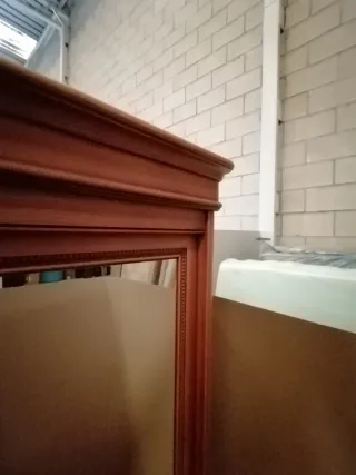 Armario corredero cerezo con puertas de cristal