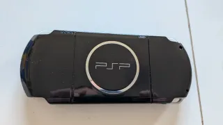 PSP 3010 Negra + 5 Juegos + Cargador