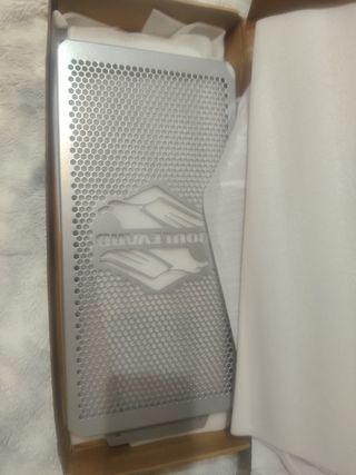 Rejilla Radiador Suzuki Boulevard CNC Aluminio