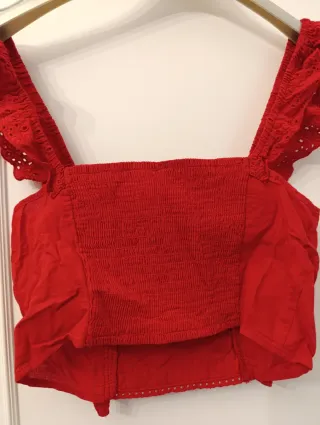 Top rosso con volant e pizzo taglia XS