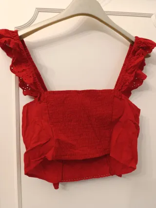 Top rosso con volant e pizzo taglia XS