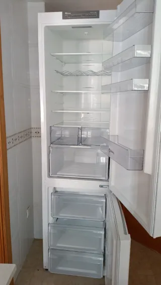 Sofá rojo de 2 plazas