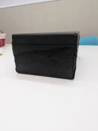 Máquina antigua radioterapia con accesorios