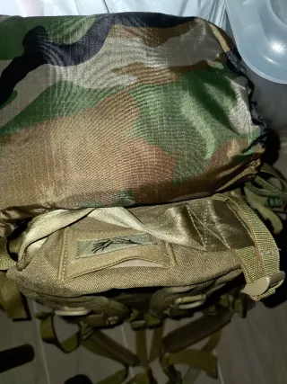 Mochila Táctica Airsoft Verde Militar + sombra
