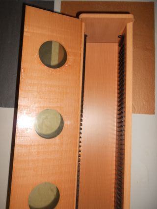 MUEBLE TORRE para CDs con PUERTA / MADERA