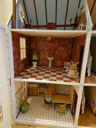 Gran casita de muñecas, hecha a mano, para reparar