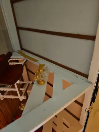 Gran casita de muñecas, hecha a mano, para reparar