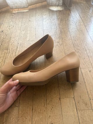 Zapatos tacón miMao beige