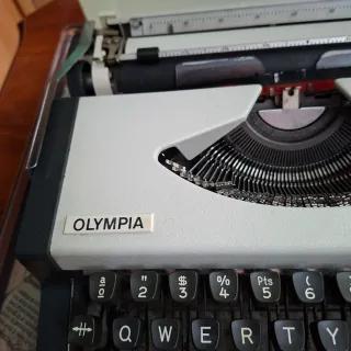 Máquina de escribir Traveller de Luxe