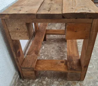 Banco rústico de madera decorativo