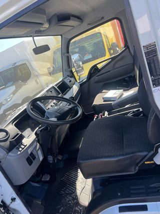 Mitsubishi Canter PAQUETERIA camión furgón 2021