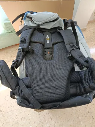 Mochila de senderismo OKHI 60L