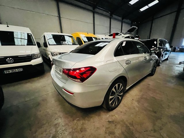 Mercedes-Benz Clase A 2022 HIBRIDO IVA DEDUCIBLE
