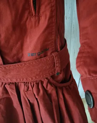 Vestido militar Zergatik rojo