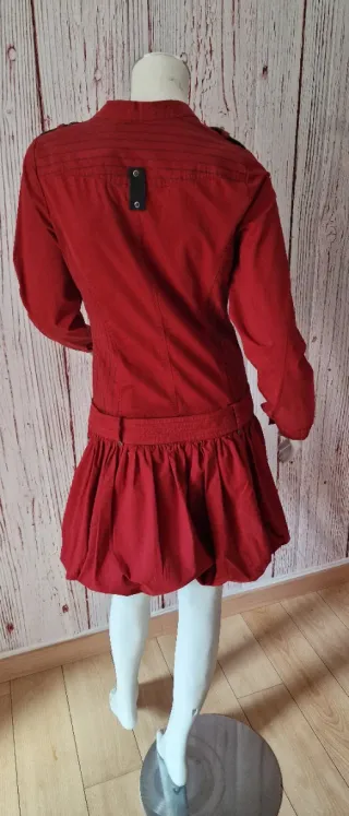 Vestido militar Zergatik rojo