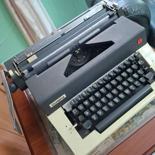 Máquina de escribir Olympia