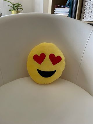 Peluche Emoji Corazón Amarillo