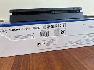 PS4 Slim 500GB Negra + Mando