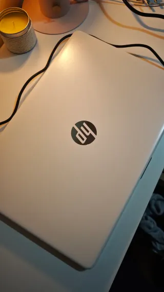 Portátil HP i5 16GB RAM Blanco