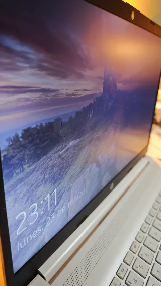 Portátil HP i5 16GB RAM Blanco