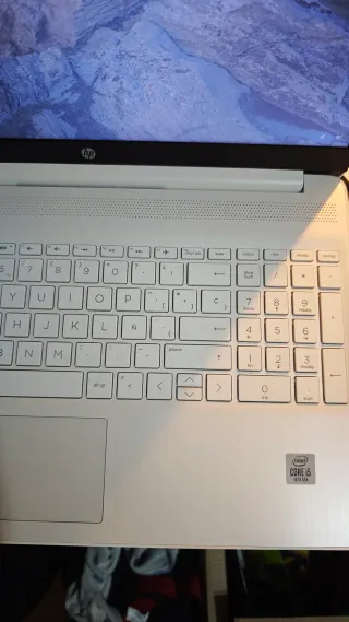 Portátil HP i5 16GB RAM Blanco