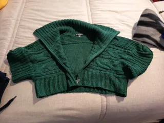 Chaqueta corta de lana verde