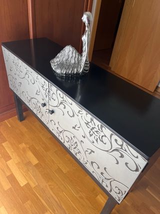 Mueble de entrada multiusos negro y plata