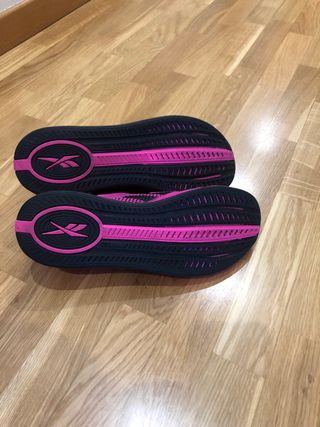 Zapatillas deportivas Reebok rosas y negras