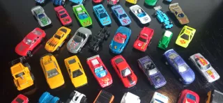 Lotto 64 modellini auto anni '70