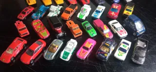 Lotto 64 modellini auto anni '70