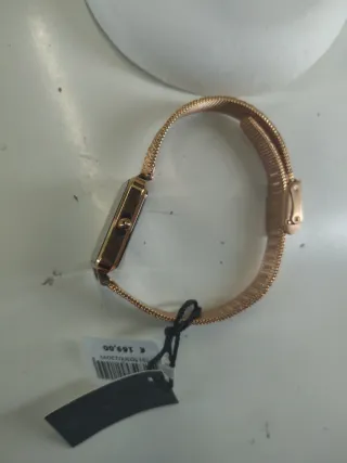 Reloj Daniel Wellington Negro y Dorado Mujer