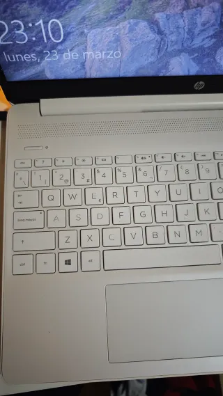 Portátil HP i5 16GB RAM Blanco