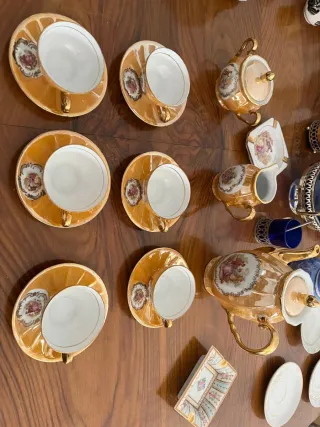 Set caffè in porcellana e metallo dorato Vintage