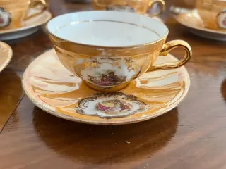 Set caffè in porcellana e metallo dorato Vintage