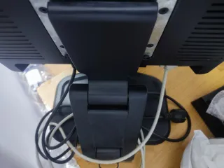 Pantalla HP 1740 con pie extensible